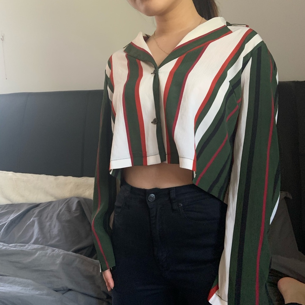 Forever 21 cropped button up shirt